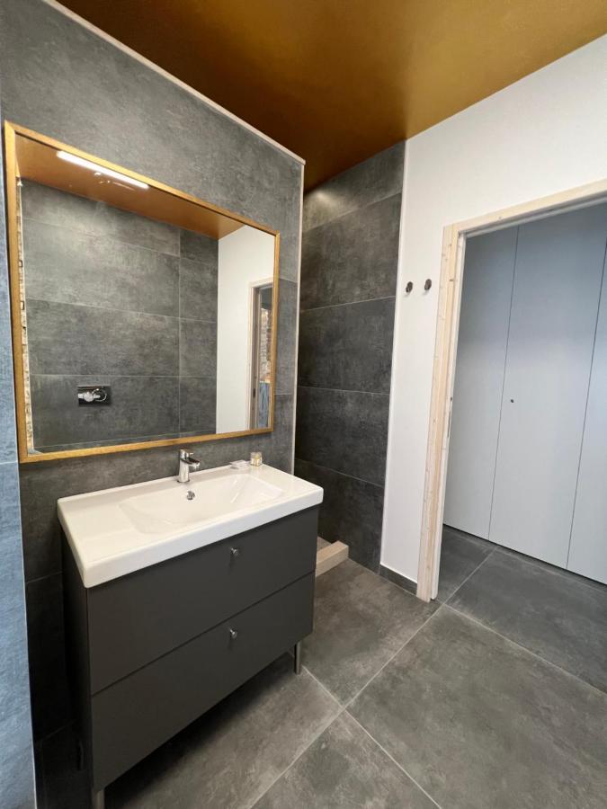 Piano Terra Apartment อังโกนา ภายนอก รูปภาพ