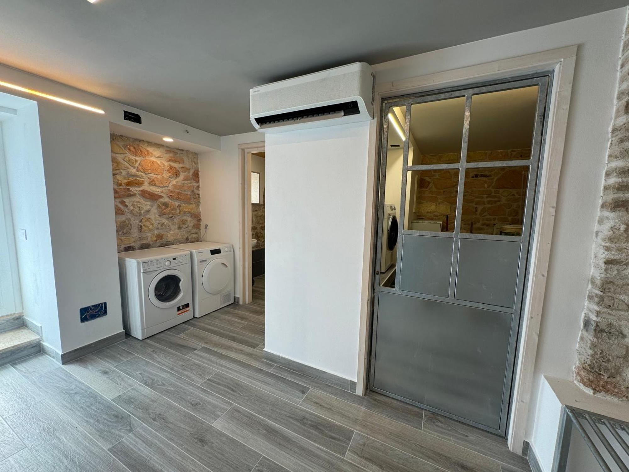 Piano Terra Apartment อังโกนา ภายนอก รูปภาพ