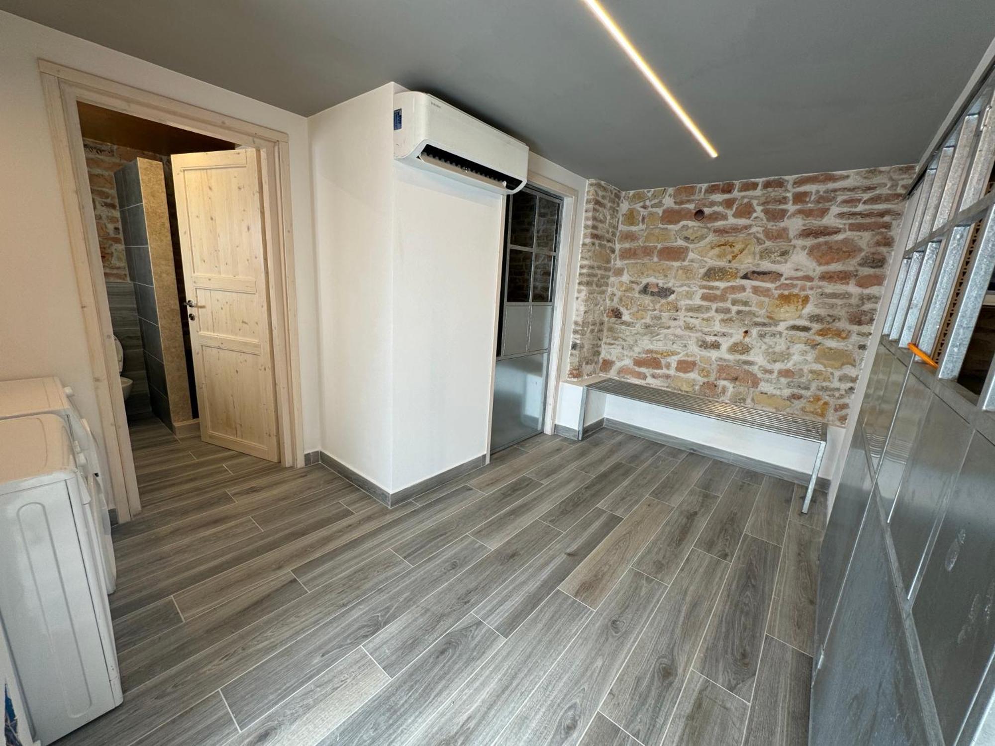 Piano Terra Apartment อังโกนา ภายนอก รูปภาพ